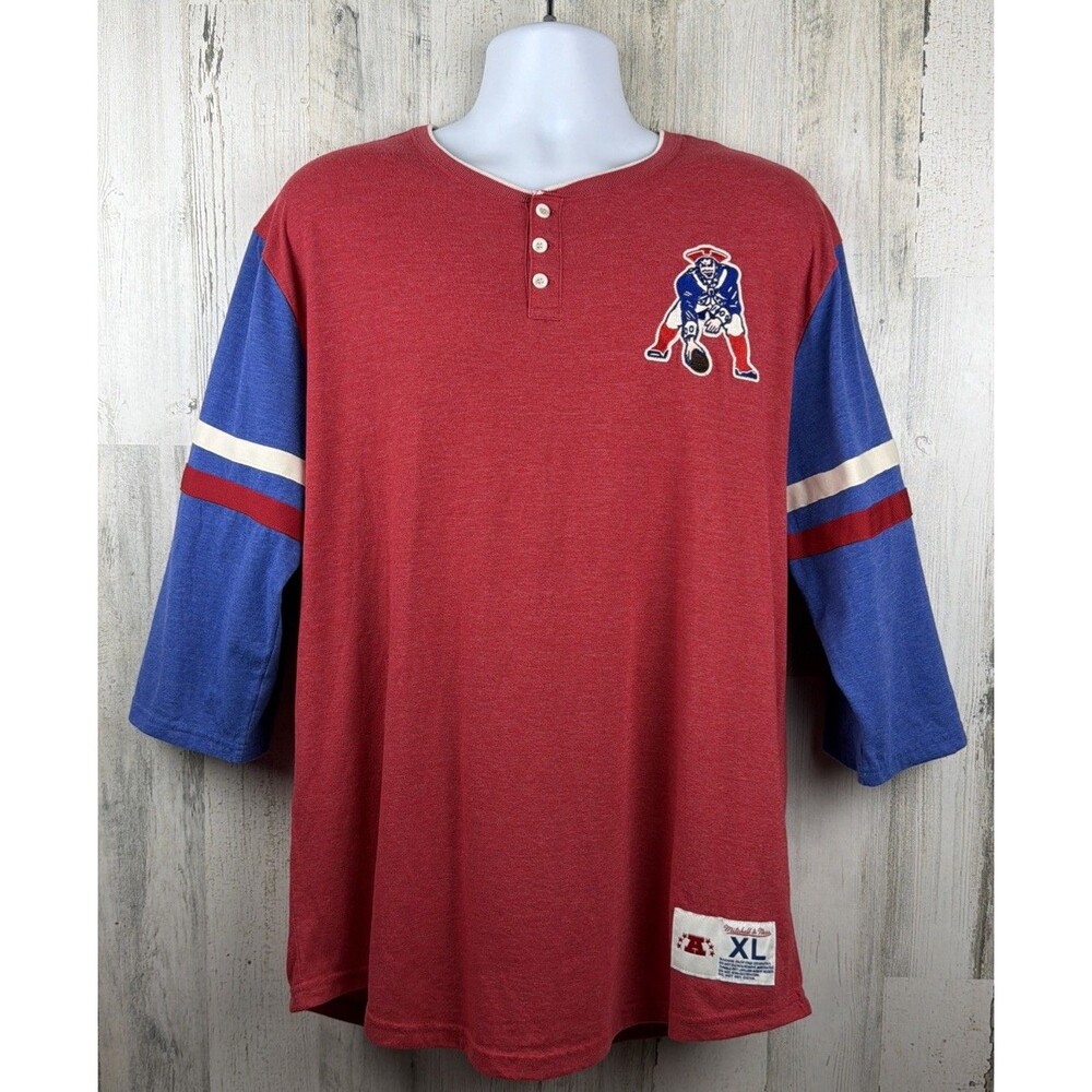 Mitchell & Ness Throwbacks NFL New England Patriots Henley T-Shirt XL (23”x31”)
